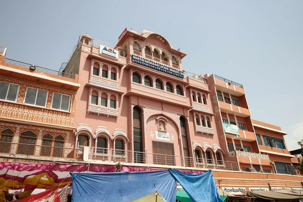 Oyo Flagship 41002 Hotel Vijay Palace Sws Jaipur  Amer